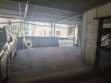 Arriendo Mensual / Estacionamiento / Santiago