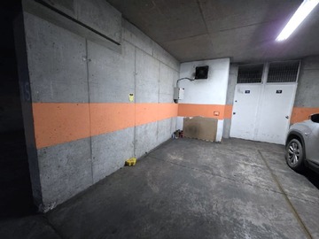 Arriendo Mensual / Estacionamiento / Santiago