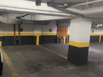 Arriendo Mensual / Estacionamiento / Santiago