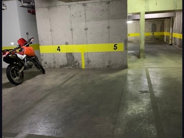 Arriendo Mensual / Estacionamiento / Santiago