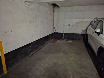 Arriendo Mensual / Estacionamiento / Santiago