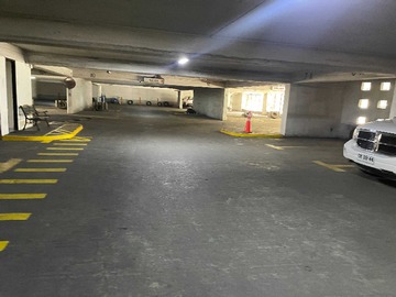 Arriendo Mensual / Estacionamiento / Santiago