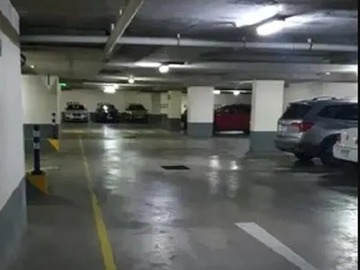 Arriendo Mensual / Estacionamiento / Vitacura