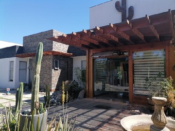 Arriendo Mensual / Hotel / Calle Larga