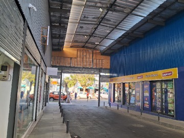 Arriendo Mensual / Local Comercial / Colina