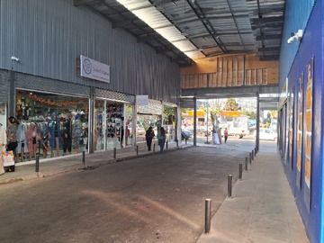 Arriendo Mensual / Local Comercial / Colina