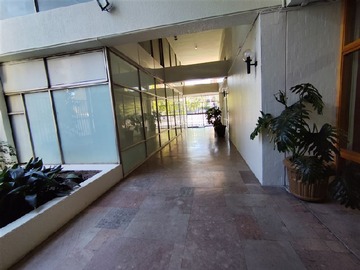 Arriendo Mensual / Local Comercial / Las Condes