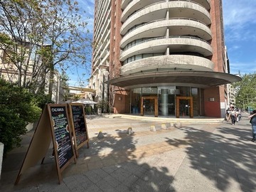 Arriendo Mensual / Local Comercial / Providencia