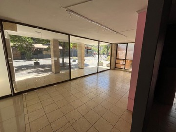 Arriendo Mensual / Local Comercial / Providencia