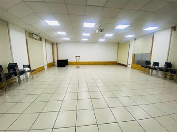 Arriendo Mensual / Local Comercial / Providencia
