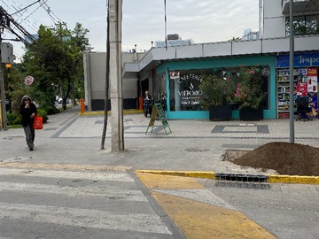 Arriendo Mensual / Local Comercial / Providencia