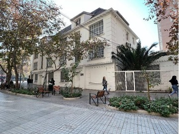 Arriendo Mensual / Local Comercial / Providencia