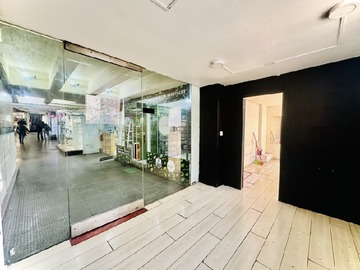 Arriendo Mensual / Local Comercial / Providencia