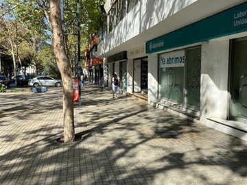 Arriendo Mensual / Local Comercial / Providencia