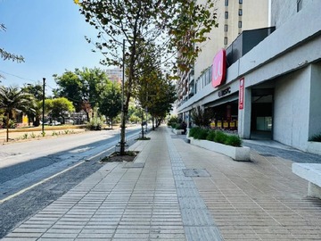 Arriendo Mensual / Local Comercial / Recoleta