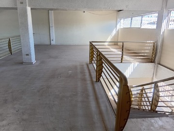 Arriendo Mensual / Local Comercial / San Joaquín