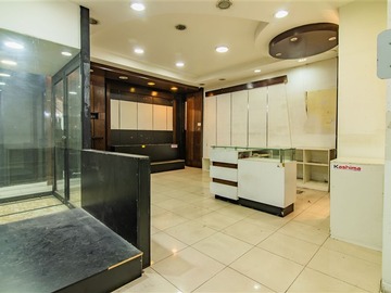 Arriendo Mensual / Local Comercial / Santiago