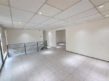 Arriendo Mensual / Local Comercial / Vitacura
