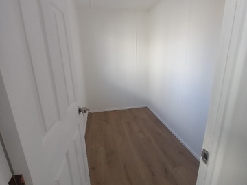 sala escrotorio o walk in closet