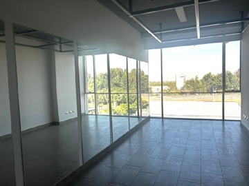Arriendo Mensual / Oficina / Colina