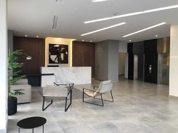 Arriendo Mensual / Oficina / Colina