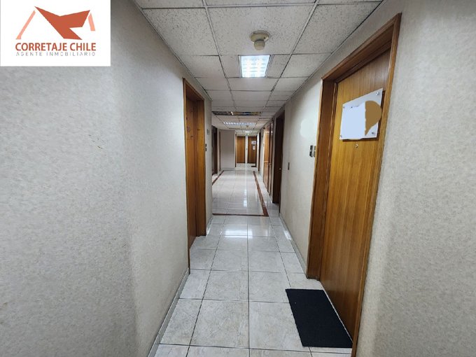 VISTA DESDE OFICINA A PASILLO TERCER PISO