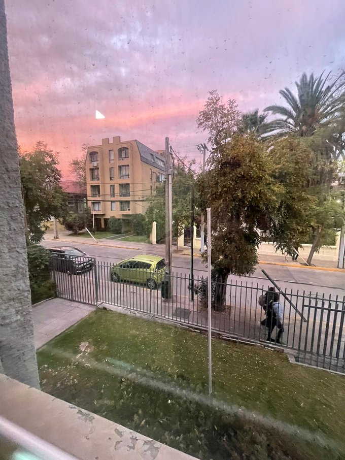 Vista desde la ventana de la oficina hacia la calle