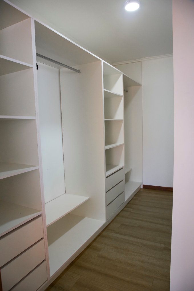 Walking Closet