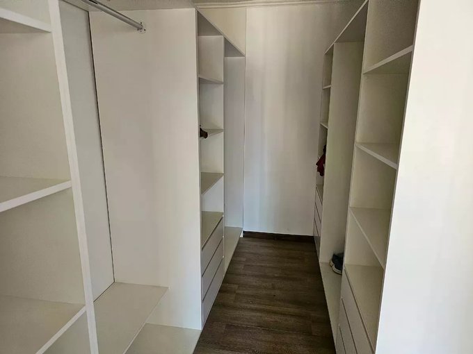 Walking Closet