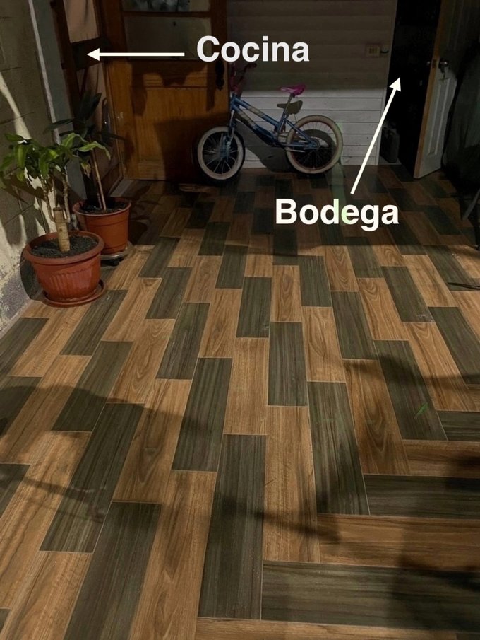 Patio, bodega y entrada a cocina.