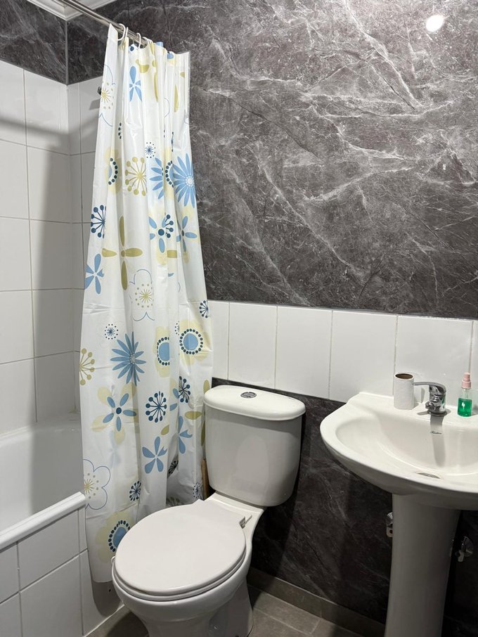 Baño suite primer piso