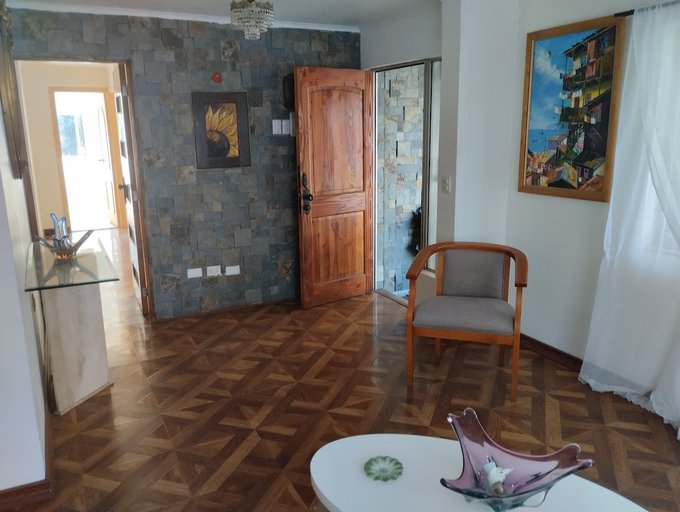 Acceso y parte de living