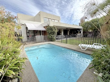 Venta / Casa / Colina