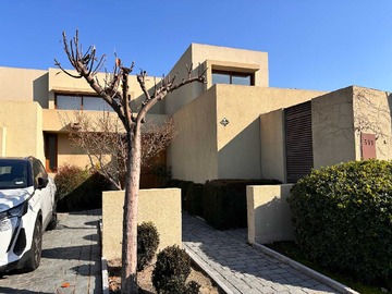 Venta / Casa / Colina