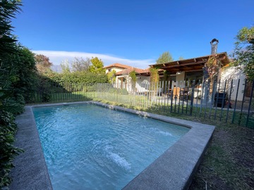 Venta / Casa / Colina