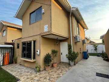 Venta / Casa / Colina