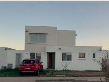 Venta / Casa / Colina