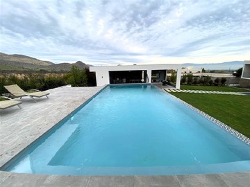 Venta / Casa / Colina