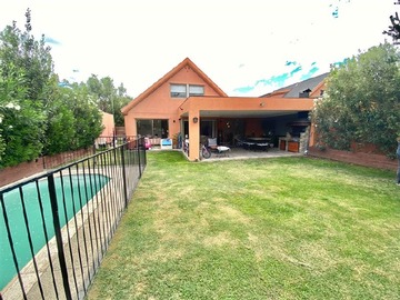 Venta / Casa / Colina