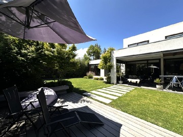 Venta / Casa / Colina