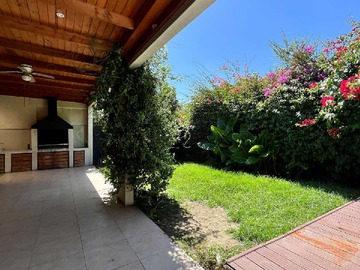 Venta / Casa / Colina