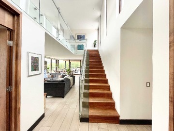 Venta / Casa / Colina