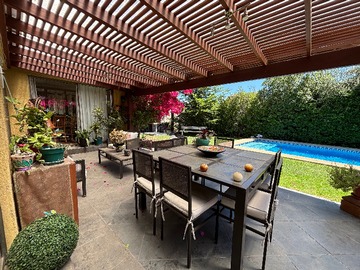 Venta / Casa / Colina