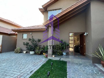 Venta / Casa / Colina