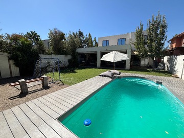 Venta / Casa / Colina