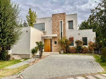Venta / Casa / Colina