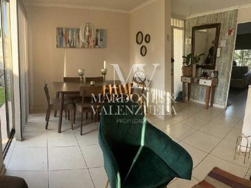 Venta / Casa / Colina