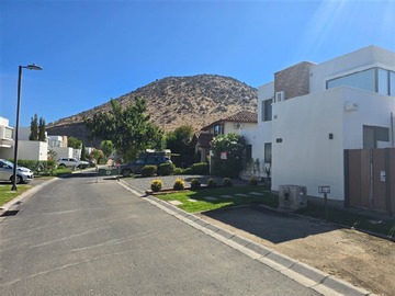 Venta / Casa / Colina