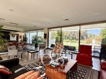 Venta / Casa / Colina