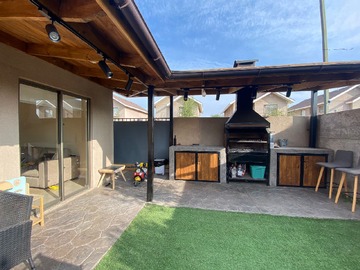 Venta / Casa / Colina